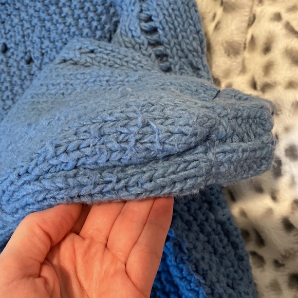 H&M Blue Knit Balloon Sleeve Crew Neck Sweater. Size M. Wool Blend. - Picture 4 of 7